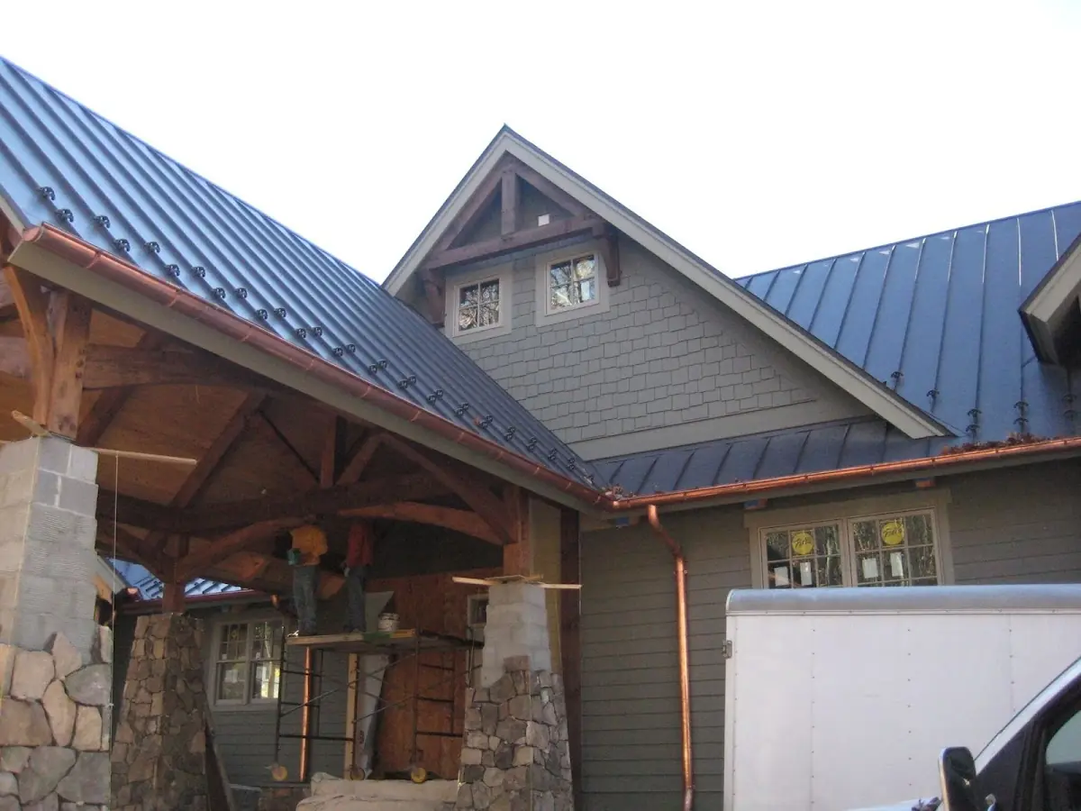 Craftsman Roofing team delivering quality roofing work in Huntington South